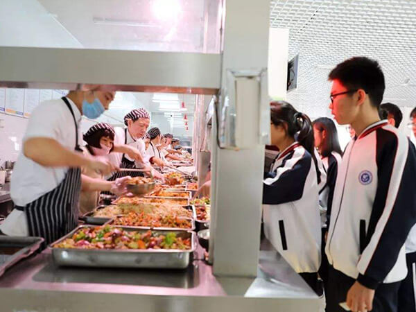 食堂承包：怎么注重食品安全，吃上放心飯菜？